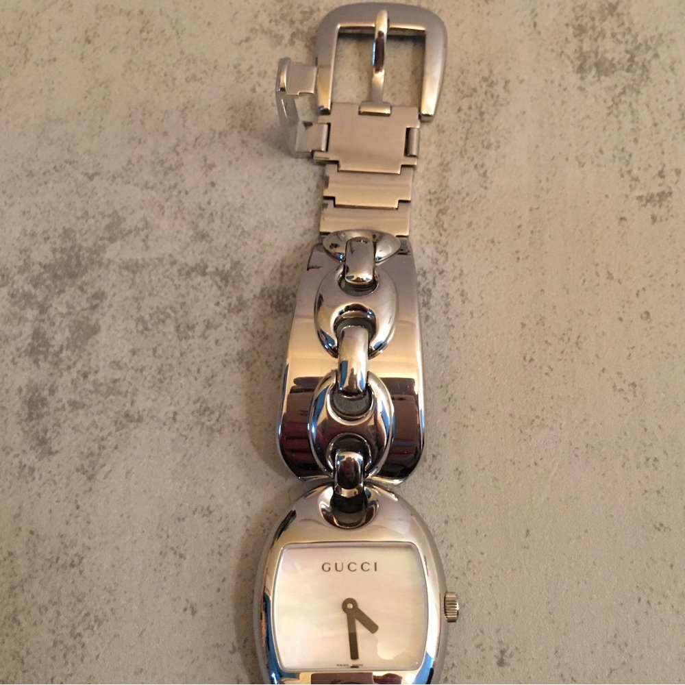 EUC Gucci Mother of Pearl Marina Chain Bracelet Watch - Picture 11 of 16
